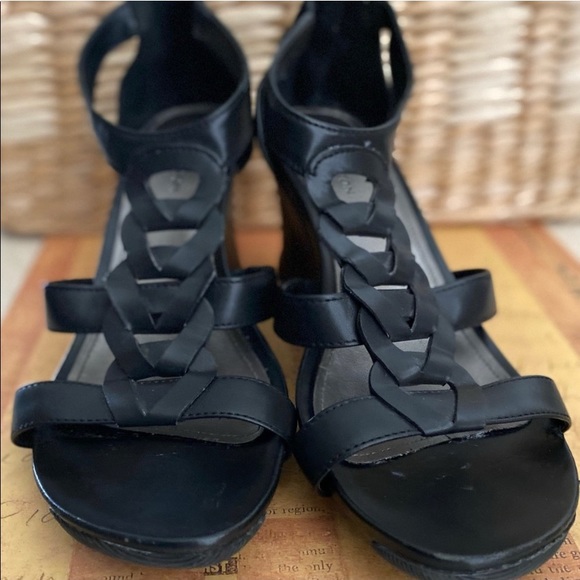 Covington Black 3.5 in. Zipper back Wedge Heels - Picture 3 of 4